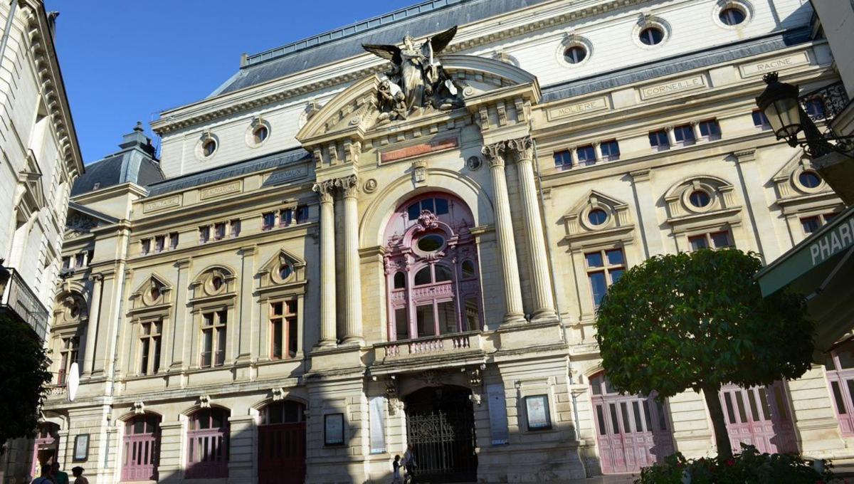Apartament Le Catalane Tours Zewnętrze zdjęcie